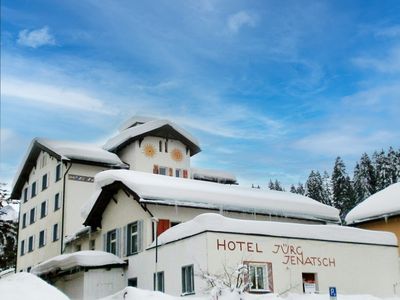 Außenansicht Hotel Jürg Jenatsch
