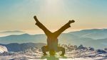 Kopfstand Yoga Skiurlaub
