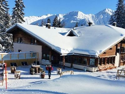 Davos Hütte auf Piste