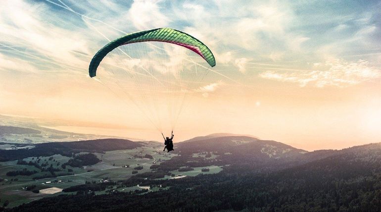 Paragleiten Davos Sonnenuntergang