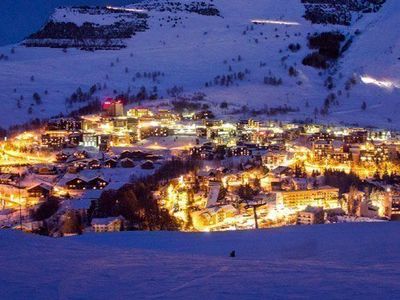 Les 2 Alpes bei Nacht Skiurlaub Winter