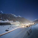 Stubaital bei Nacht