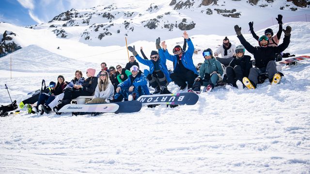 Gruppe sitzend SZO