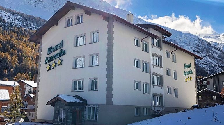 Sportclub Astoria Winter Schnee Sonne